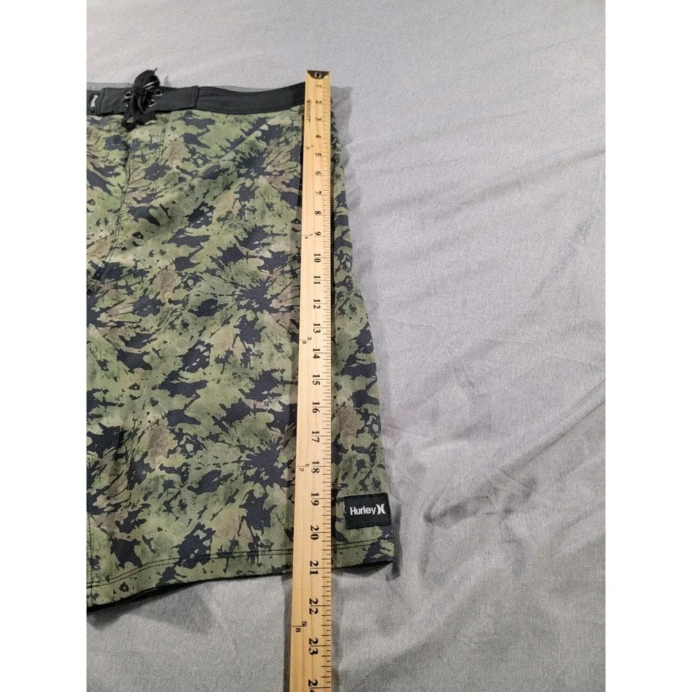 Hurley Phantom Board‎ Shorts Youth 20/30 Camo Paint Splatter, Swim Trunks